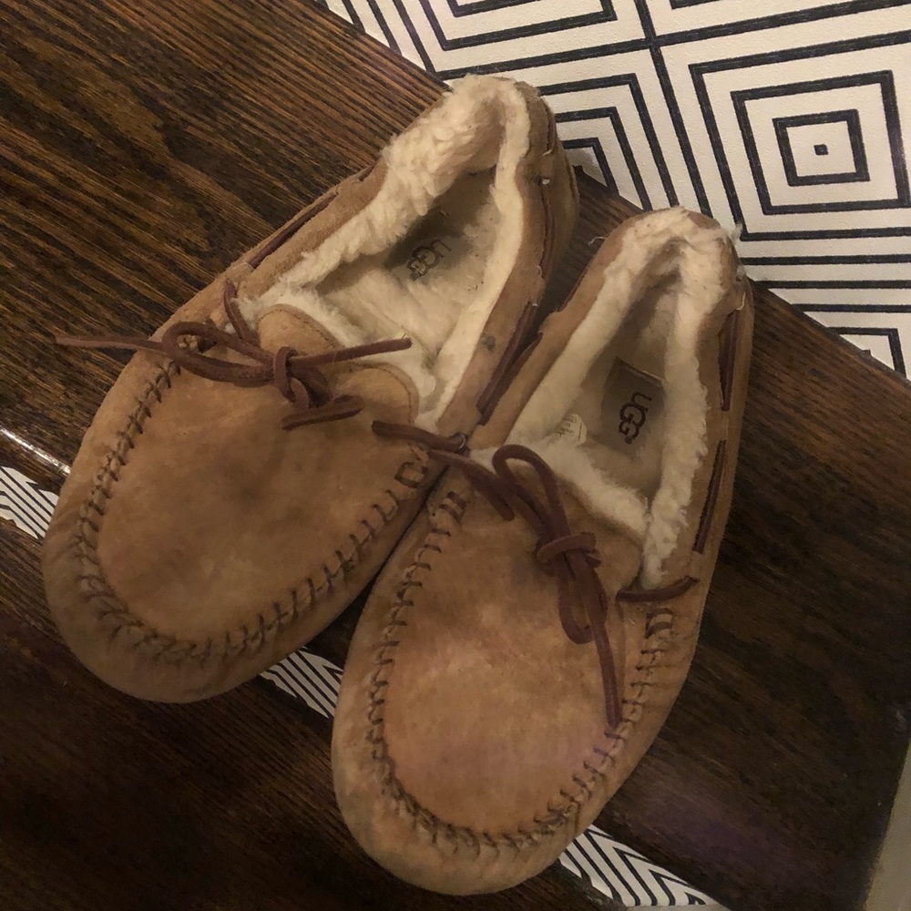 Ugh Slippers Size 7